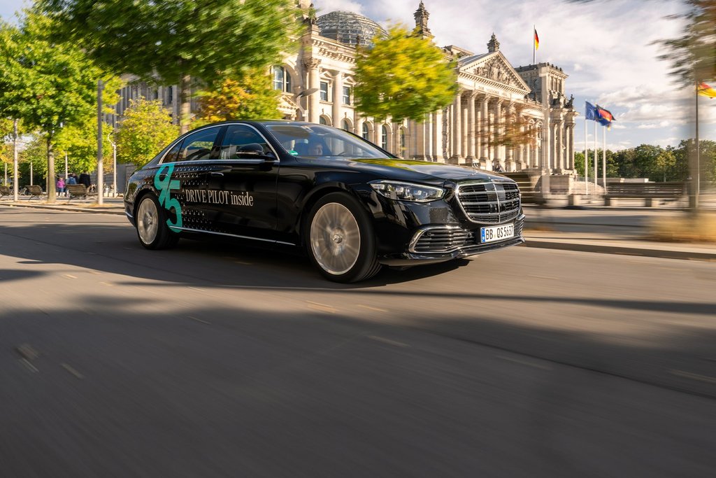 Mercedes Drive Pilot: Autonom körning upp till 95 km/h