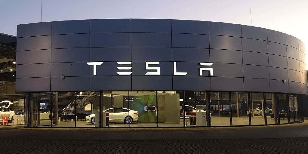 Tesla tuomittu maksamaan korvauksia